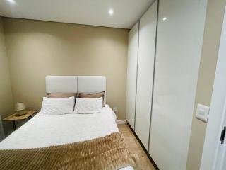 Luxury Apartment in Houghton - 9