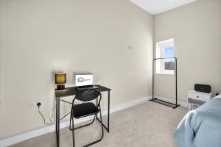 2BR - Fast Wi-Fi - Work Space - Free Parking - 7