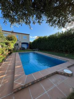 Cozy House with Big Garden & Pool - 5