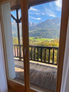 Cozy Swiss Getaway With Mountain Views - 5