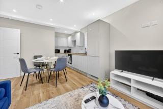 2BR - Free Parking - Work Space - Fast Wi-Fi - 1