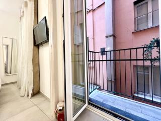 LA CASA ROSA AL MARE RAPALLO, Central Seafront Stay, Air Conditioning, Wi-Fi, the Ideal Choice for a Relaxing and Exciting Coastal Escape, with available on request at 20,00 euro per night Private Garage, Welcome kit Priority with Prosecco - 9