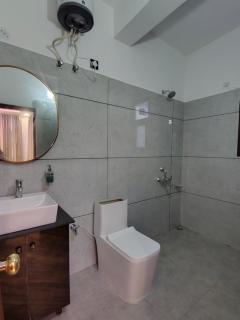 The Warm Palace Home - 2