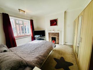 Luxury apartment-sleep5-parking-Wembley-Heathrow - 4