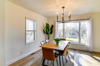 Home with Spacious Yard, 3 Mi to Dtwn Des Moines! - 4