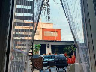 SALE!! Brick City Bungalow 20 mins from NYC!! - 1