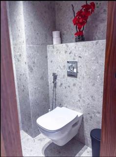 Sleek Modern Studio with Plenty of Light - 8