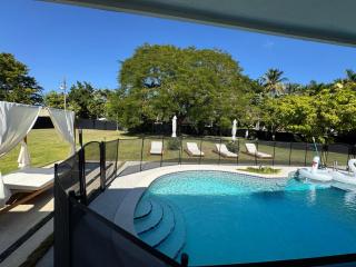 Chic-ness Oasis NOW HEATED POOL ! - 9