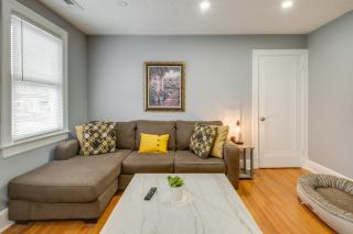 Easy Metro Access WFH-Friendly Apt 7 Mi to DC! - 2