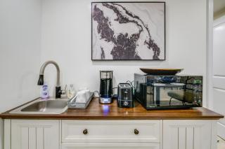 1 Mi to the Metro! Centrally Located Apt Near DC - 2