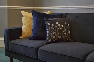 Hayy Contractor House 5 Bedroom Huddersfield Sleeps 18 - 7