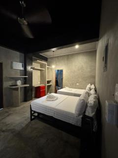 greyhouse moalboal - 2