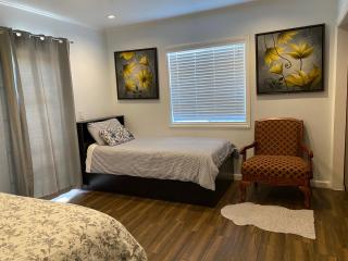 An Amazing comfortable home front house - 5