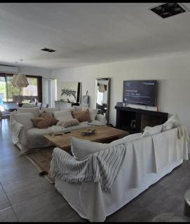 Modern & Functional - 0