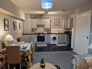 Home Sweet Home, Calverley Court Apartment Home in West Midlands, England - 7
