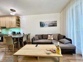 UniversityAquaticumGreatForestClinicalCenter - 6