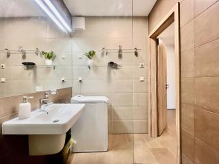 UniversityAquaticumGreatForestClinicalCenter - 4