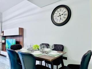 Modern 3BR Townhouse plus Maids The Gate, Masdar City - 8