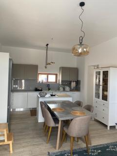 olive bay retreat - Lampi - 0