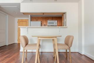 Blueground Ballston pool nr Arlington Cemetery WDC-1122 - 3