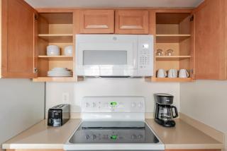 Blueground Ballston pool nr Arlington Cemetery WDC-1122 - 1