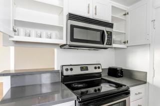 Blueground Westwood balcony nr UCLA LAX-1397 - 4