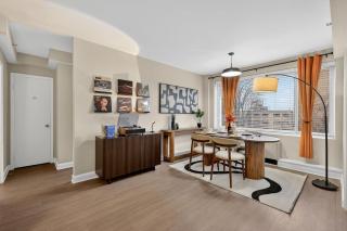 Near Metro - Relax with Massage Chair and Parking - 2