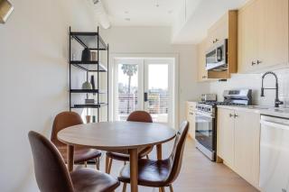 Blueground East Hollywood balcony nr Echo Park LAX-1336 - 7