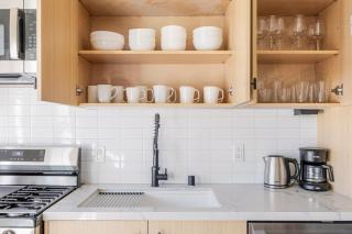 Blueground East Hollywood balcony nr Echo Park LAX-1336 - 4