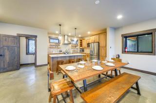 Luxury Ski Home with Hot Tub on Schweitzer Mountain - 5