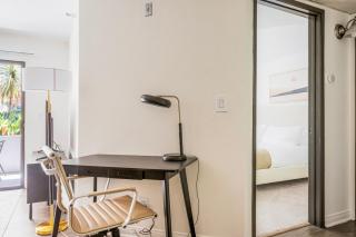 Blueground Studio City jacuzzi nr Lake LAX-1389 - 6