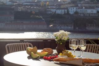 LovelyStay Townhome with Douro River Terrace - 0