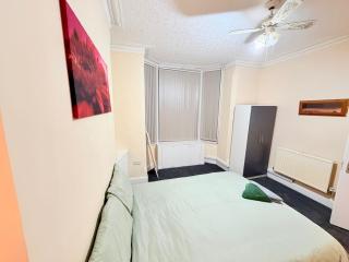 Central Nottingham Stay Stadium & Station at Your Doorstep - Nottingham - 3