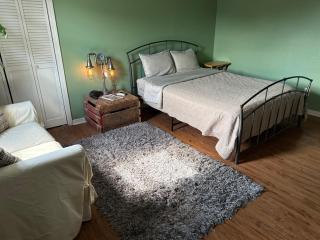 2 Bedroom 2 Bath Fun Vibes NO PET FEES - 5