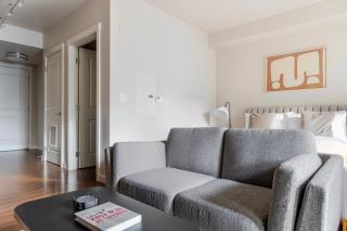 Blueground West Bellevue balcony nr Bellevue Park SEA-972 - 8