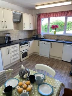 Tranquil family retreat, large plot, splendid view - 5