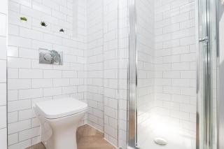 1 Bedroom Apartment-Free Parking - 2