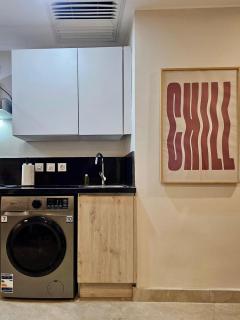 Cozy Studio with Stunning City View in Sheikh Zayed - 7