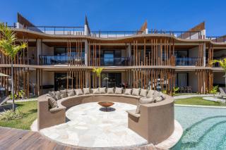 Apartamentos em Cond. com Piscina em Frente à Praia - NVB - 6