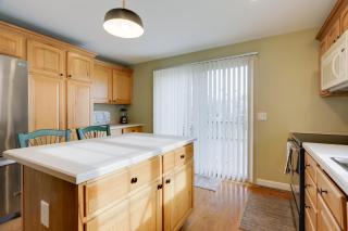 Westerly Retreat ~ 1/4 Mi to Private Beach! - 2
