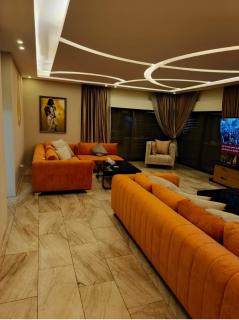 روف طابق ثاني تشطيب فندقي باطلاله ساحرة بعمارة عائلات بعبدون الشمالي - 0