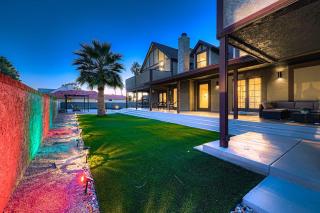 Lux life! Central location for business or play! - 9