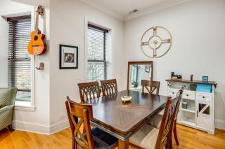 6 Mi to Dtwn Chicago Dog-Friendly Gem with Hot Tub! - 6