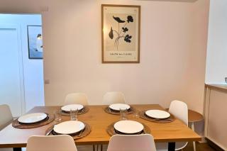 Spacious 3 bedroom renovated property 500 m from the beaches - 5