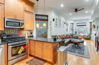 6 Mi to Dtwn Chicago Dog-Friendly Gem with Hot Tub! - 1