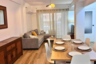 Spacious 3 bedroom renovated property 500 m from the beaches - 2