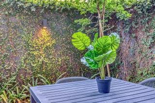 Lineal Garden Pod - 9