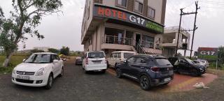 Hotel G17 and Restaurant - 8