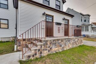 4 Mi to MetLife Stadium Chic Wallington Unit! - 8