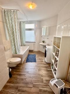 Große Wohnung für Gruppen, zentral gelegen - 0